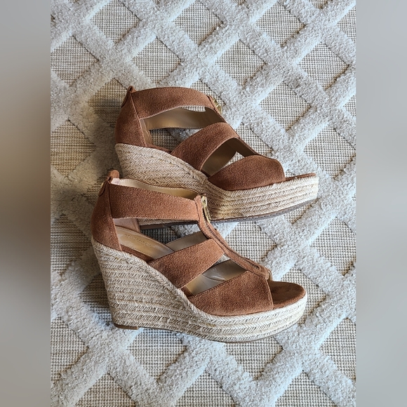 Michael Kors Tan Wedge Sandals - Picture 11 of 15